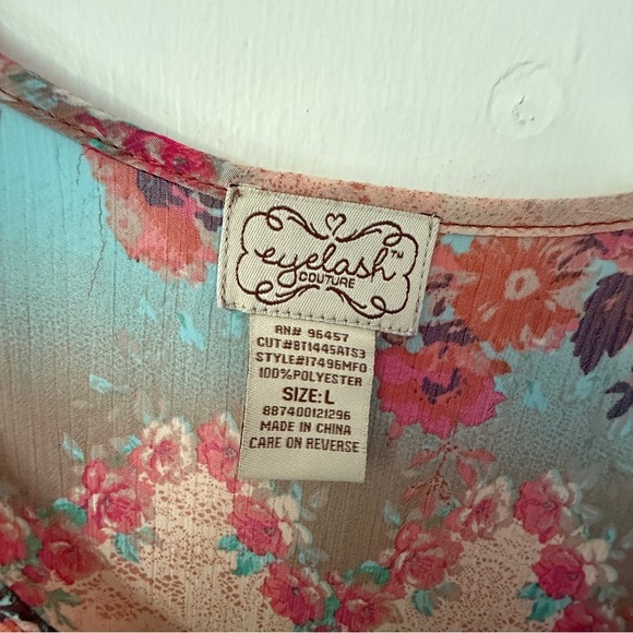 Eyelash Couture Gray and Pink Asymmetrical Flutter Sleeve Tank Top - Picture 2 of 6